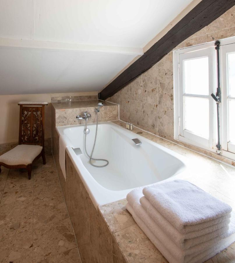 Les Pierres De Chevreuse Hotel Buitenkant foto