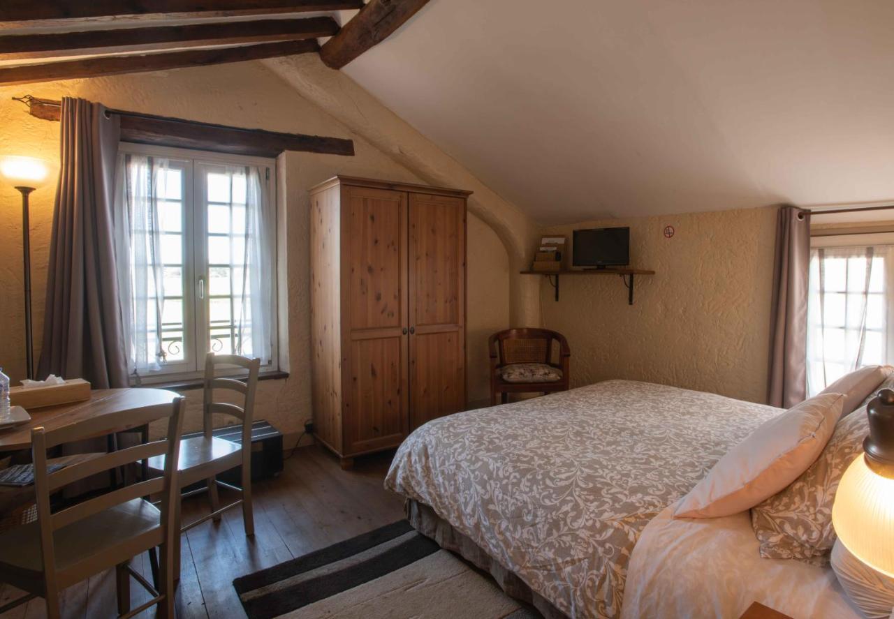 Les Pierres De Chevreuse Hotel Buitenkant foto