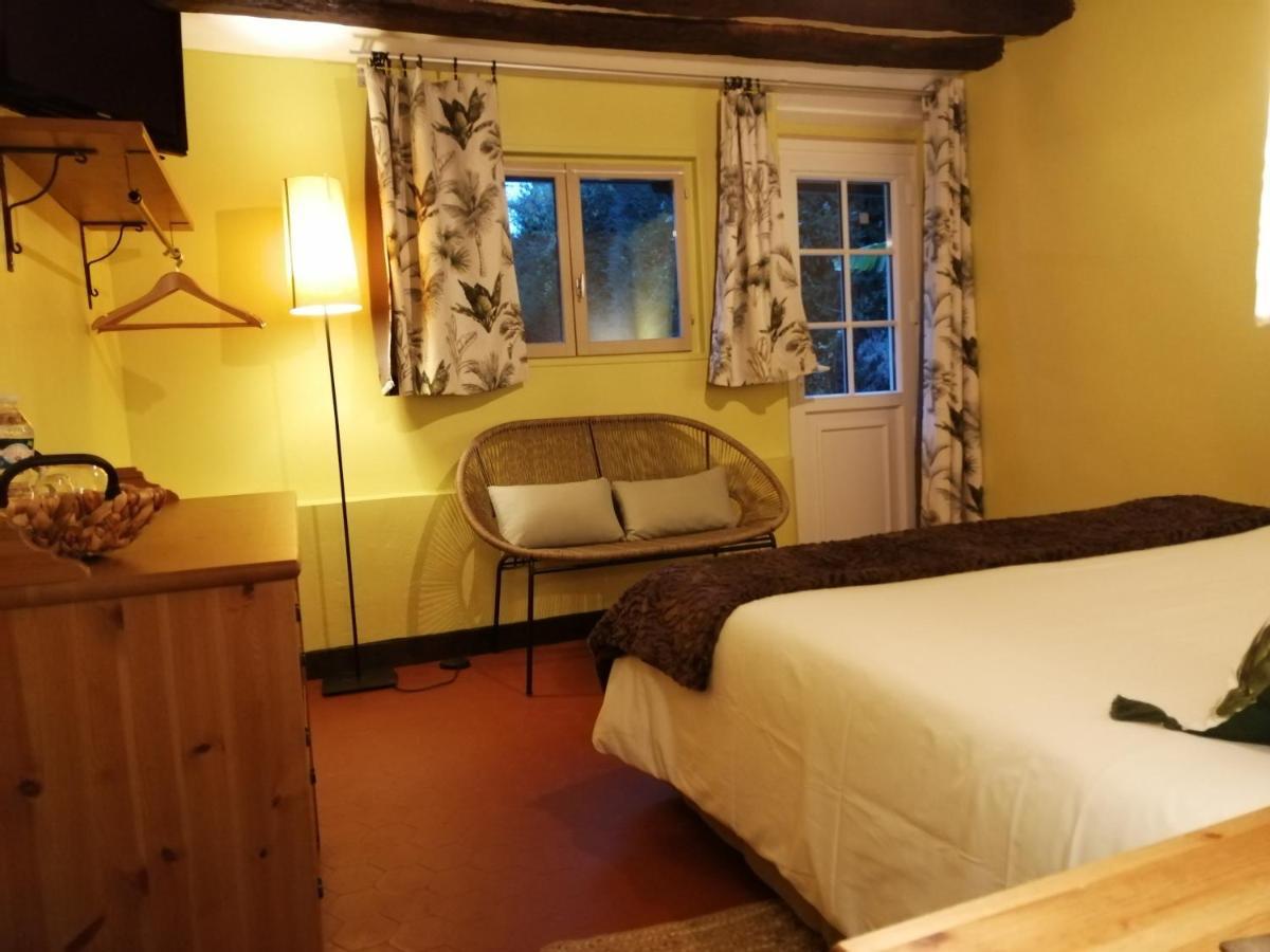 Les Pierres De Chevreuse Hotel Buitenkant foto