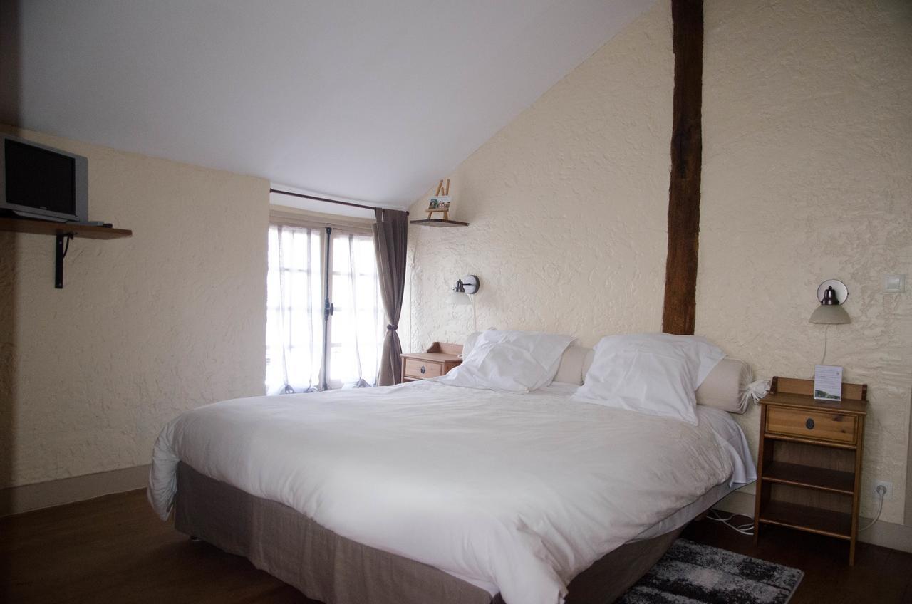 Les Pierres De Chevreuse Hotel Buitenkant foto