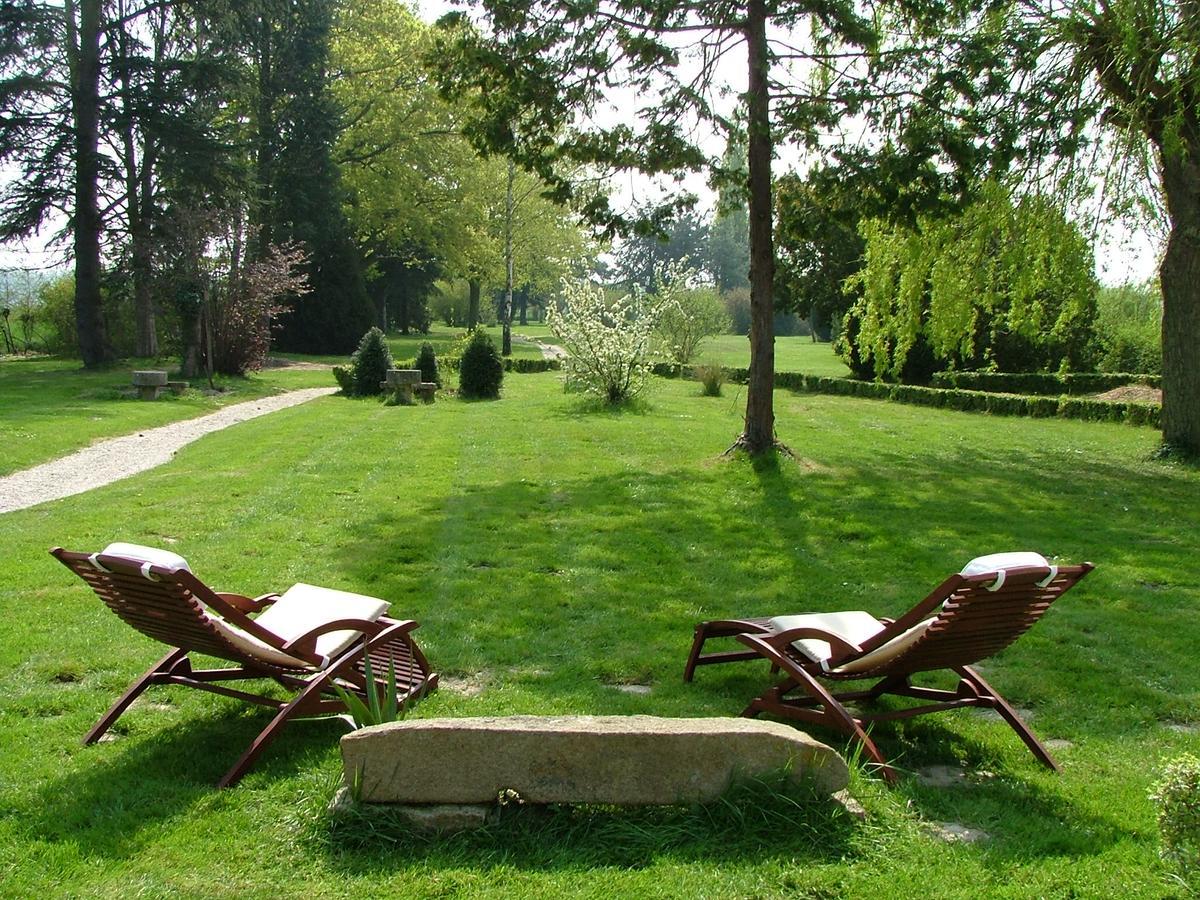 Les Pierres De Chevreuse Hotel Buitenkant foto