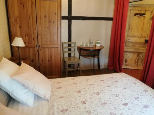 Les Pierres De Chevreuse Hotel Buitenkant foto
